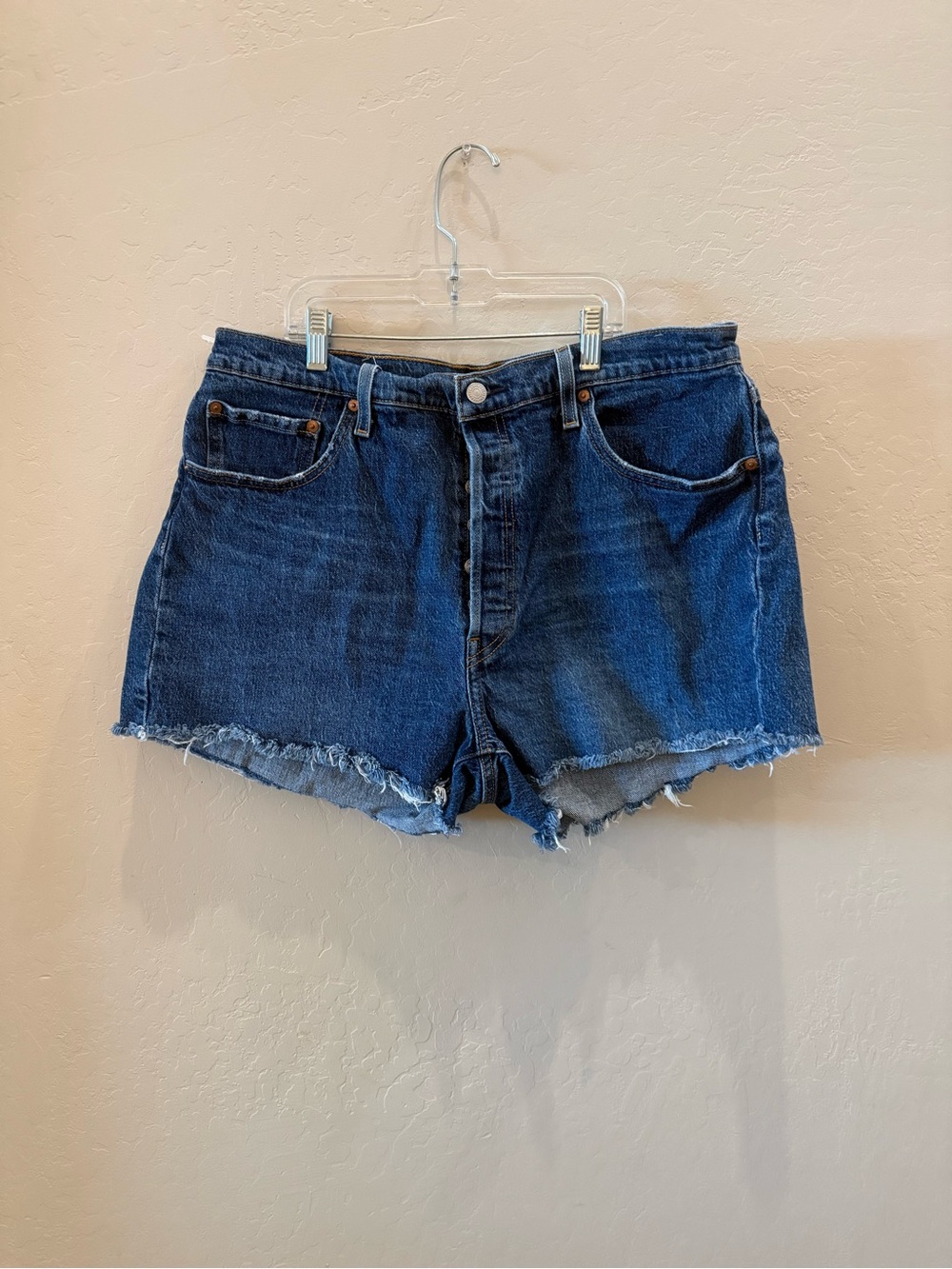 Levi's Dark Blue Raw Hem Denim Cutoff Shorts #P056